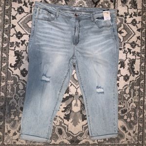 Terra & Sky Mid-rise Slim Light Wash Boyfriend Jeans